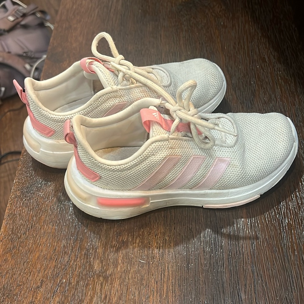 ✨💖Adidas White and Pink Sneakers! Kids size 2! Used!!💖✨